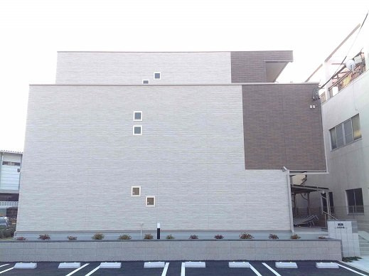クレイノ志賀本通の外観