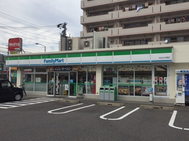 クレイノ志賀本通の周辺|徒歩約４分でコンビニエンスストアがあり買い物にも便利