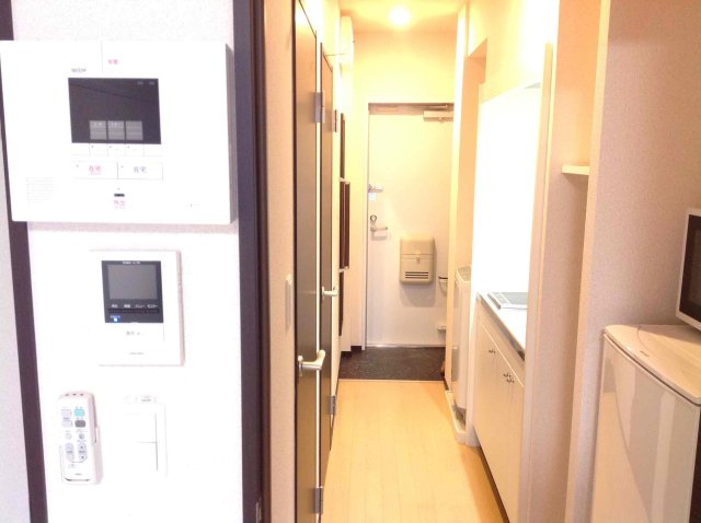 クレイノ志賀本通の玄関