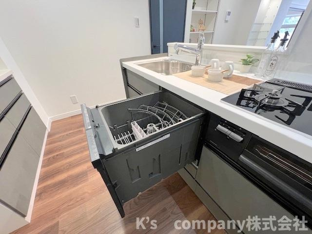 茅ヶ崎市中海岸4丁目　シーサイド茅ヶ崎のキッチン|家事の負担を軽減してくれる食器洗い乾燥機付き☆