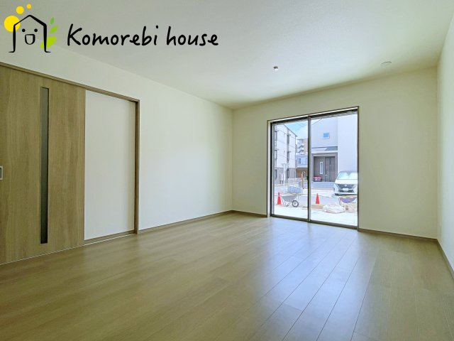 北本市宮内　２期　新築一戸建て　ハートフルタウン　Rの居間・リビング|居間です