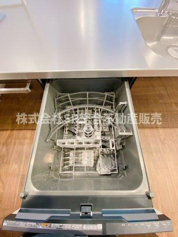 角田2丁目中古戸建のキッチン|食洗機があり洗い物の手間が省けます♪
