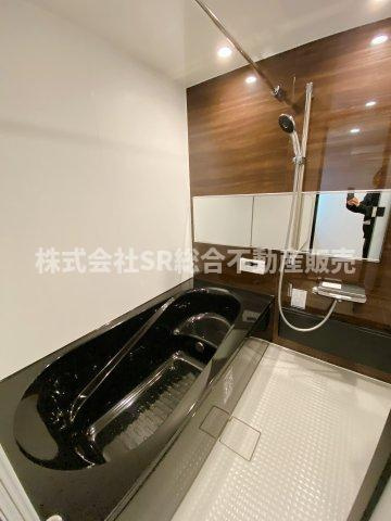 角田2丁目中古戸建の浴室|足を伸ばしてゆったりと浸かれる浴槽です♪
