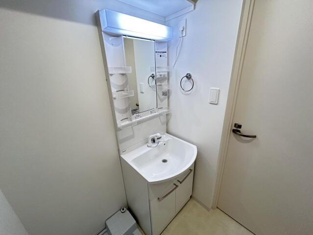 ＣＢ原市セレーナの独立洗面台