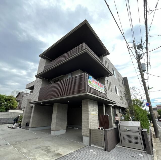フローラ尾山台の外観