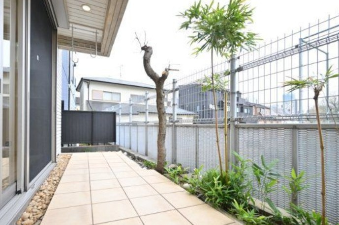 新宿7丁目戸建ての庭