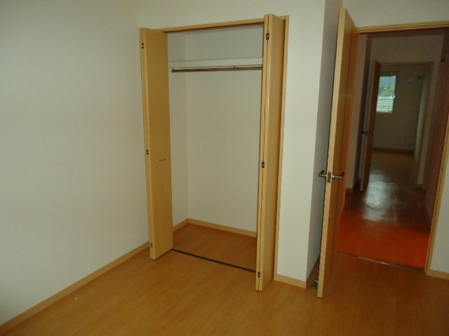 リバーヒルズＮＫの庭|クローゼット
