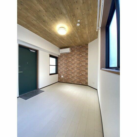 ジュリアス南千住の居間・リビング