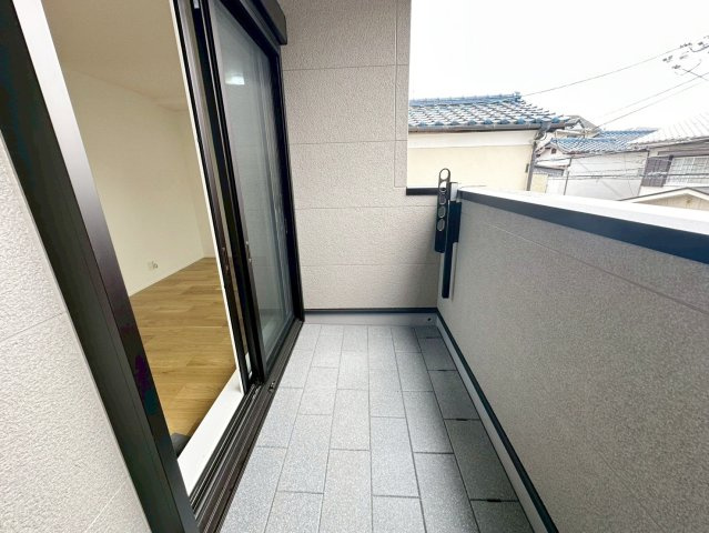 長岡京市神足四ノ坪のバルコニー|2階リビングにもバルコニーがございます。（R8.4撮影）