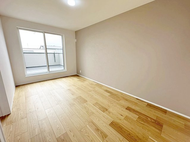 長岡京市神足四ノ坪の洋室|7.5帖の洋室は主寝室などにいかがでしょうか？（R8.4撮影）