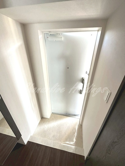 Villa Blancheの玄関|シューズボックスございます♪※同施工別建物