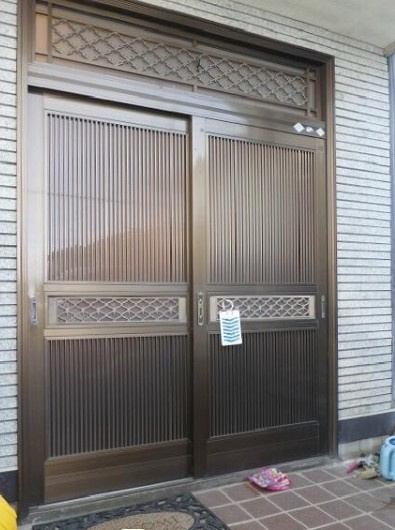 伊達市 保原町字宮下（保原駅） 2階建 １０ＤＫの玄関