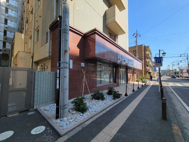 第八露木ビルの外観