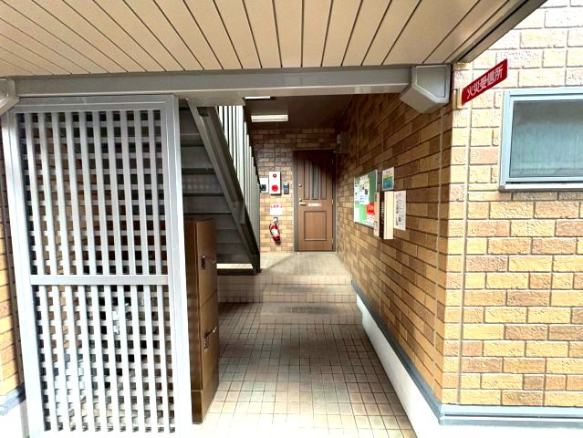 ルミエールＢ棟のエントランス