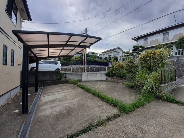 斑鳩町龍田北戸建住宅の駐車場|駐車場に車を止められます