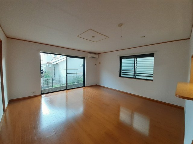 斑鳩町龍田北戸建住宅の居間・リビング|リビングです