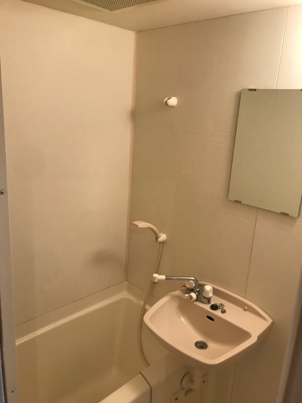 ローズガーデンカスタリア(K-140)の浴室