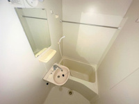 コンパクトで使いやすいお風呂です