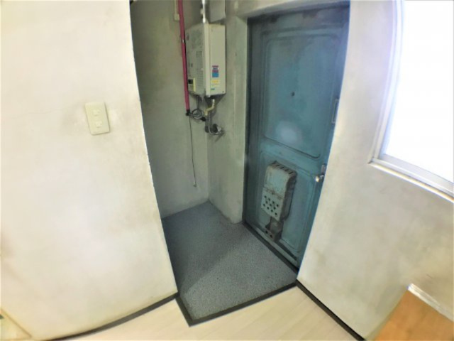 みよしやビルの玄関|※別部屋同間取りのお写真となります。参考にご覧くださいませ。