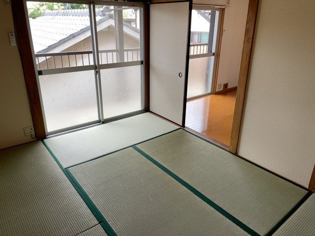 柔らかい畳が心地よい和室