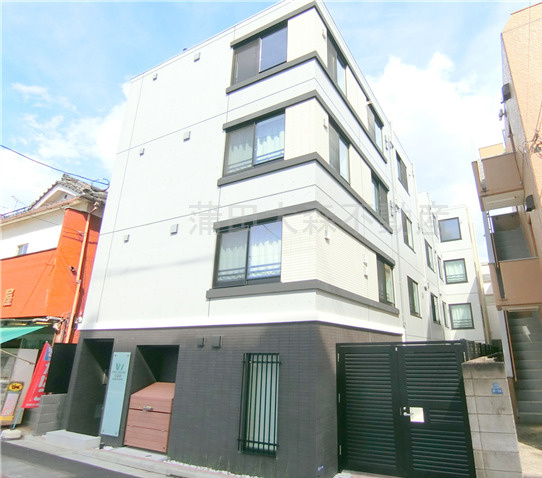 WELL SQUARE ISM KAMATA　SOUTH(ウェルスクエアイズム蒲田SOUTH)の外観|2022年3月築　RC鉄筋コンクリート造地上4階建て総戸数14戸
東京都大田区新蒲田1丁目　JR京浜東北線蒲田駅徒歩7分
