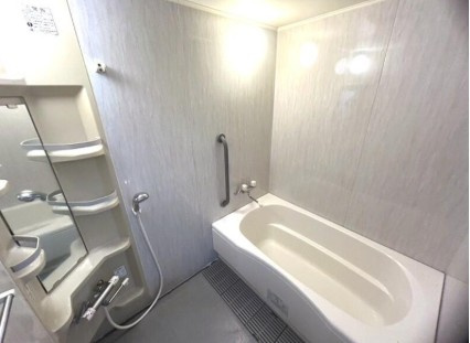 【わんぱーくこうちまで2分】高知市桟橋通6丁目アプリア桟橋　中古マンションの浴室|きれいなお風呂です。快適なバス空間♪