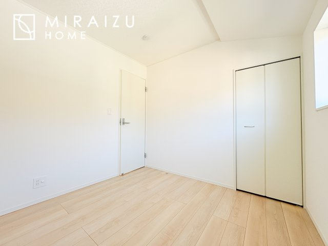 【寝室】 | 平日・休日問わず、いつでもご見学が出来ます♪☆実際に見て、触れて感じる安心のお住まい探しを体験して下さい♪☆物件情報だけでなく、地域の特色などなどエリア情報もお伝え出来たら嬉しいです♪