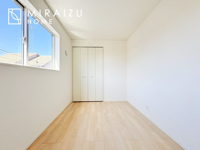 【子供部屋】 | 暮らしやすさを考えたプランで快適な現地ロケーションを実現。安らぎに満たされる、ゆとりのある日々を過ごせます♪