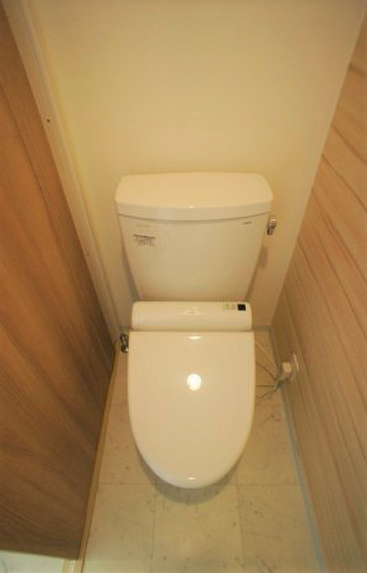 組坂ビルNo8のトイレ|落ち着いたトイレです