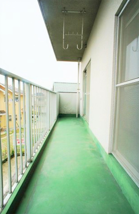 組坂ビルNo8のバルコニー|陽当たり良好なバルコニーです