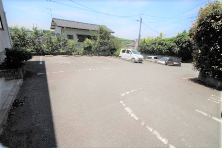 セジュールヒルサイドの駐車場|駐車場があるので、車を買う予定の方も安心です
