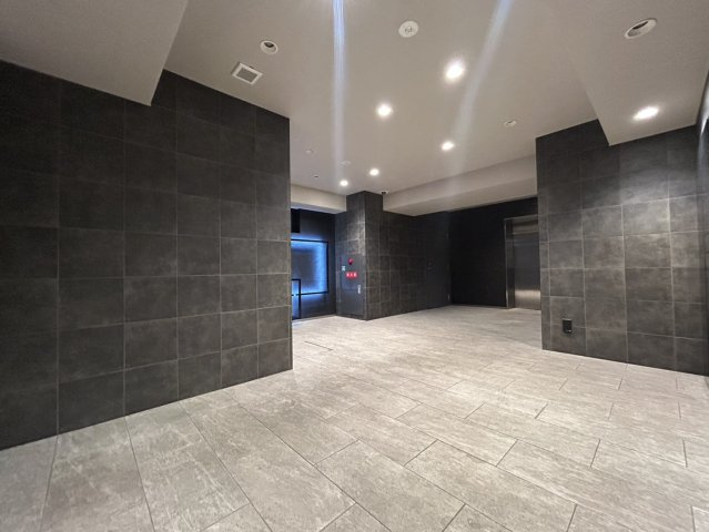 エスリードコート堺筋本町のロビー