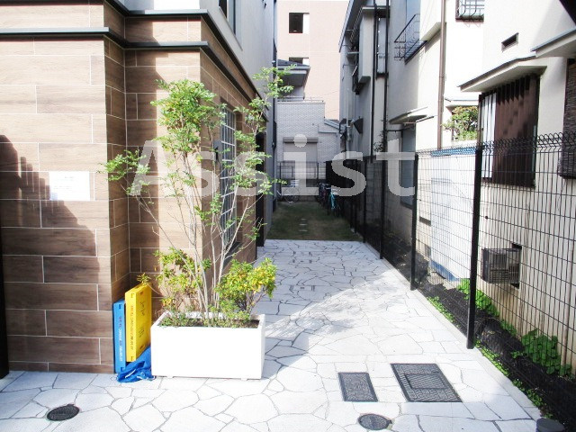 ＬＥＧＡＬＡＮＤ　ＮＩＳＨＩＫＯＹＡＭＡ(リーガランドニシコヤマ)のエントランス