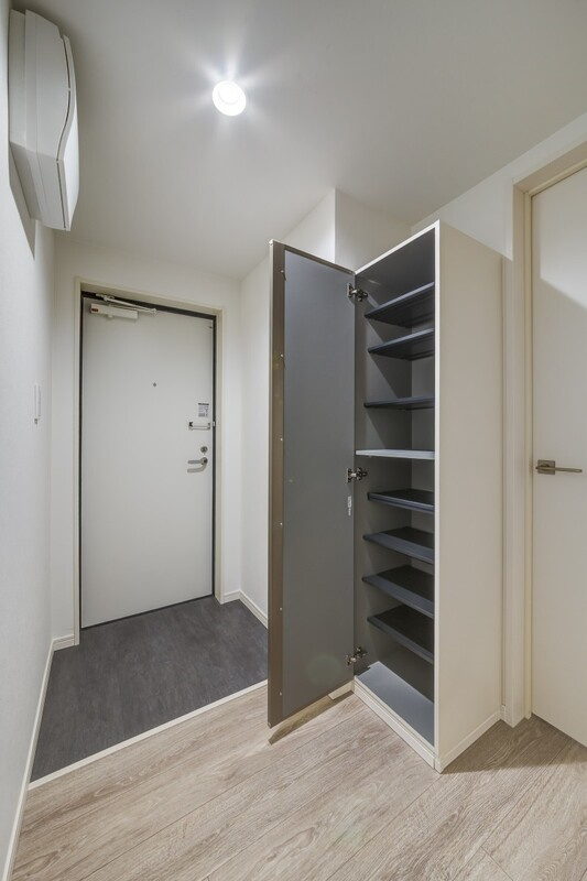 大和市渋谷２丁目のアパートの玄関