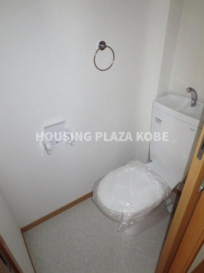 ワコーレヴィアーノ須磨寺町　須磨駅の賃貸情報のトイレ