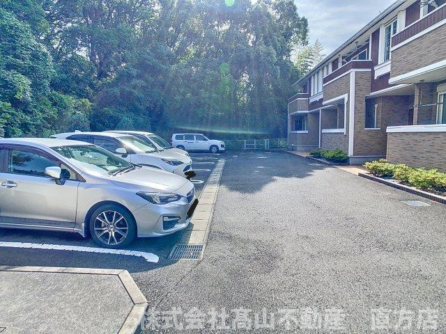 大内ガーデンヒルズの駐車場