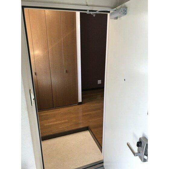 玄関①