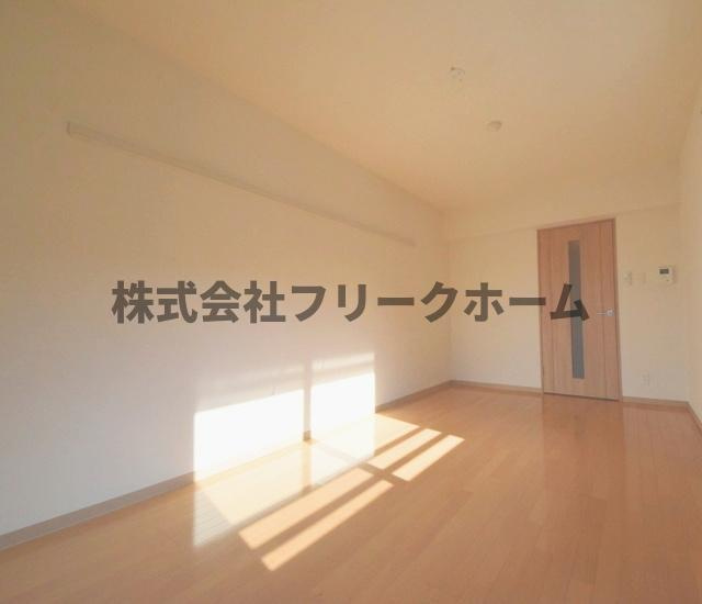 小金井市緑町５丁目の賃貸マンションの居間・リビング