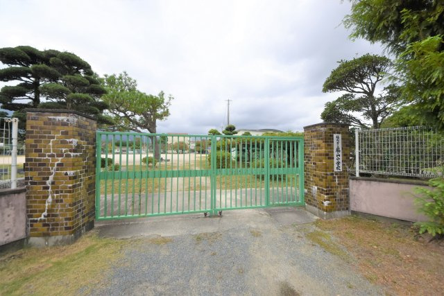 福岡市早良区脇山2丁目第1-1棟（1号棟）の周辺|脇山小学校