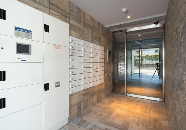 Ｂ　ＣＩＴＹ　ＡＰＡＲＴＭＥＮＴ　ＳＨＩＮＪＵＫＵ　ＮＷのエントランス