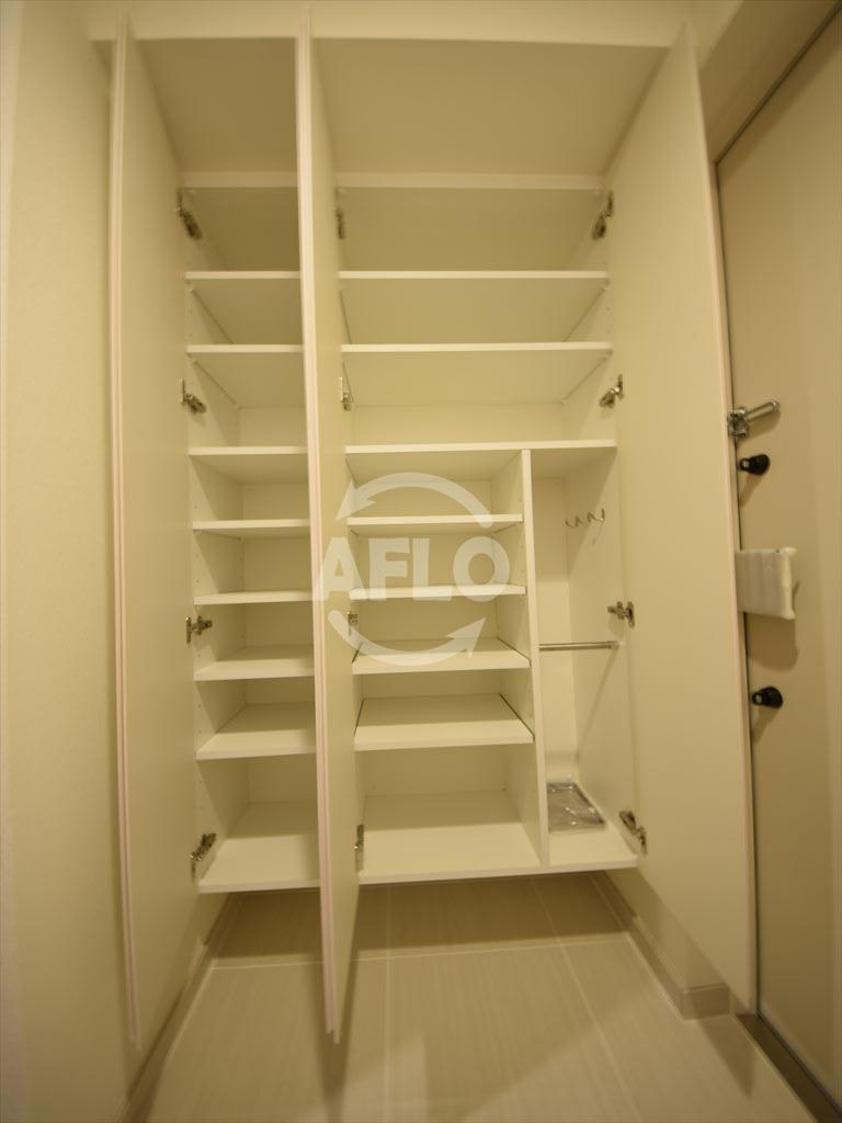 アーバネックス本町の設備|アーバネックス本町　開放的な室内　シューズBOX