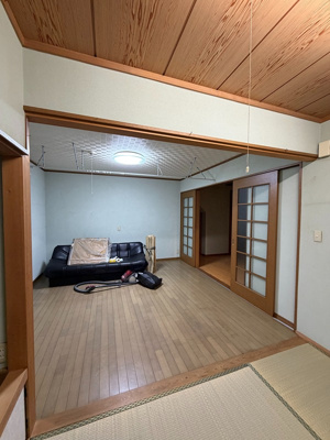 【居間・リビング】 | 本郷町貸戸建 -