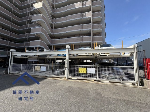 アムール板付7の駐車場