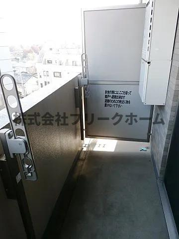 武蔵野市御殿山１丁目の賃貸マンションのバルコニー