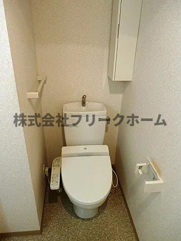 武蔵野市御殿山１丁目の賃貸マンションのトイレ