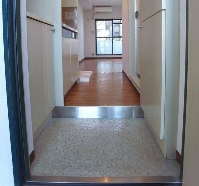 スカイコート田端の玄関