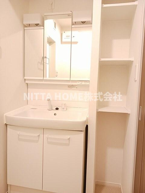 福知山市字天田和久市町のアパートの洗面所|三面鏡付き洗面台もありますよ★