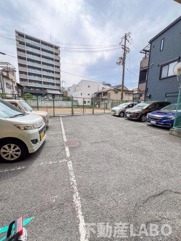スカイハイツモリカワの駐車場