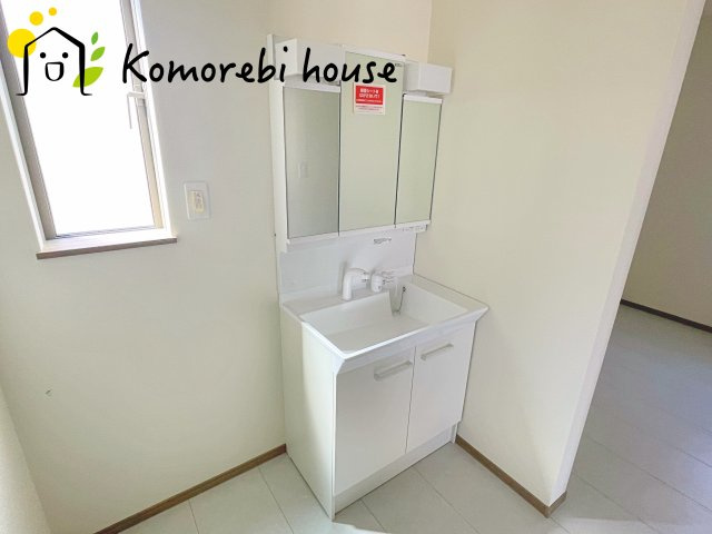 北本市宮内　２期　新築一戸建て　ハートフルタウン　Tの独立洗面台|朝の身支度には欠かせない独立洗面化粧台