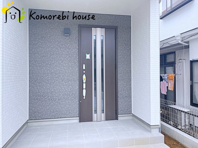 北本市宮内　２期　新築一戸建て　ハートフルタウン　Tの玄関|収納もある玄関です